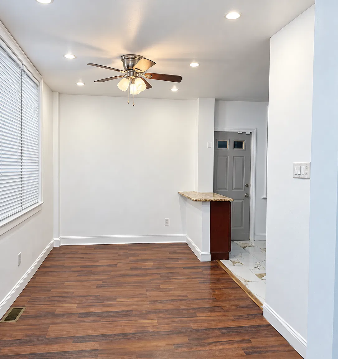 3 bed, 1405 sqft, $2,630 — Photo 2