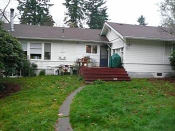 4th image of 9702 NE 5th St Unit B