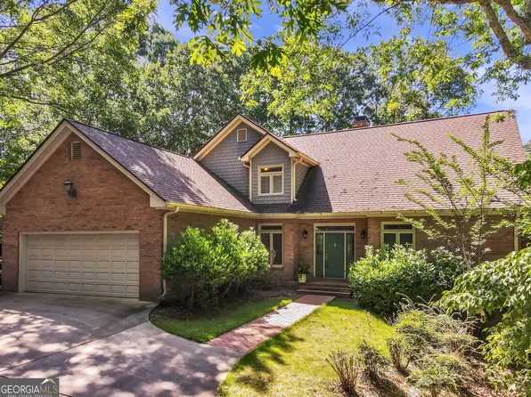 3417 Banks Mountain Dr, Gainesville, GA 30506