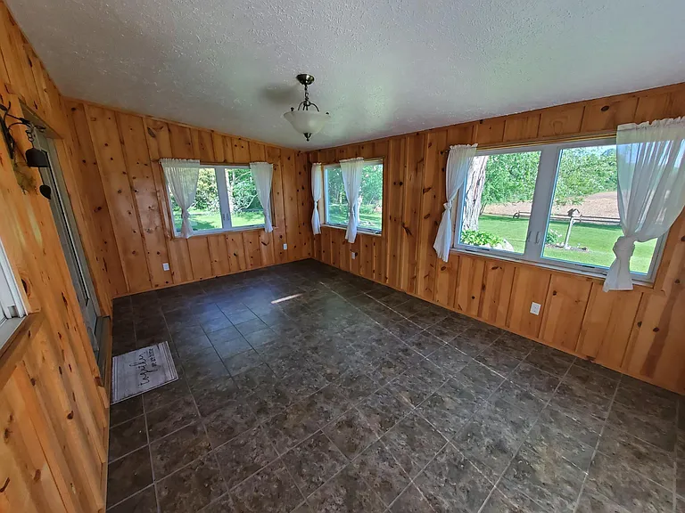 6632 Cedar Creek Rd — Photo 9