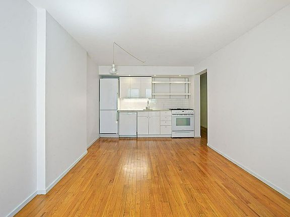 4th image of 327 W 112th St