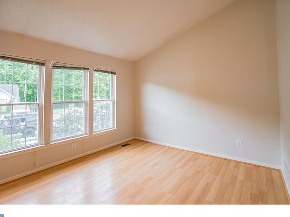 3rd image of 2 Alford Ct