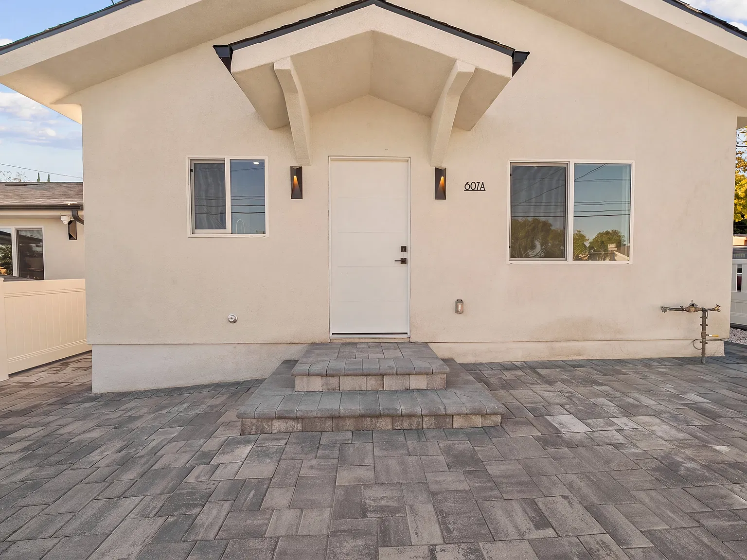 2 bed, 800 sqft, $3,000 — Photo 4