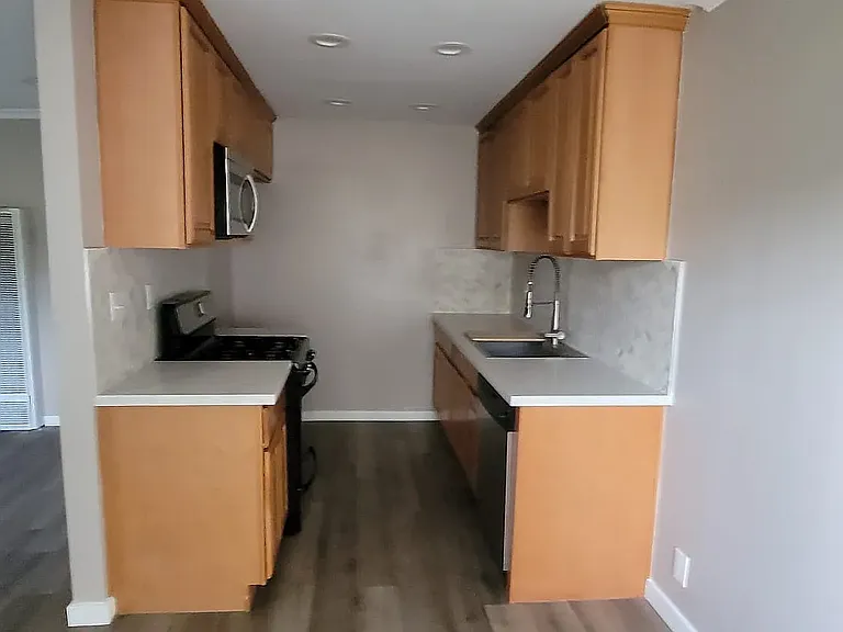 616 Prospect Ave #8 — Photo 3