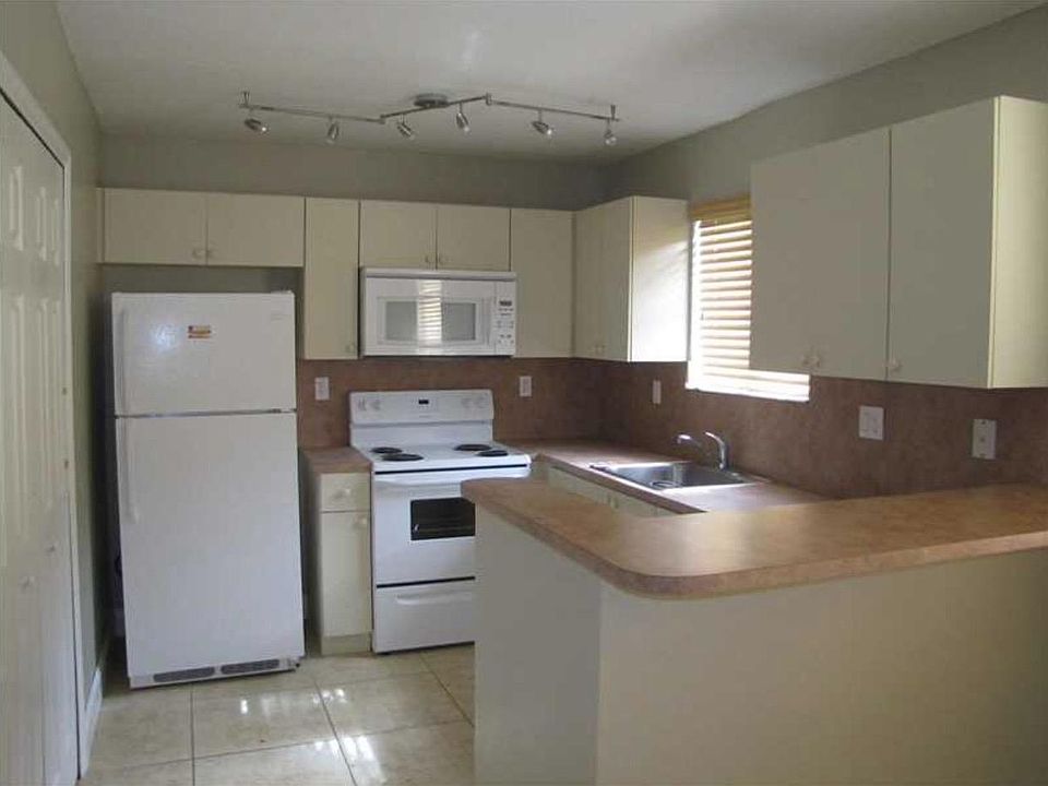 1st image of 1240 SE 31st Ct Unit 201