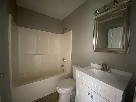 5th image of 394 Mary Drew Dr
