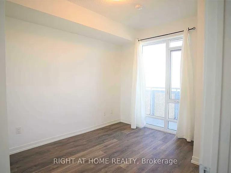 2520 Eglinton Ave W #1713 — Photo 9