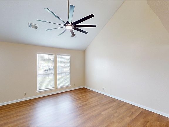 3rd image of 2206 Lazy Ridge Dr