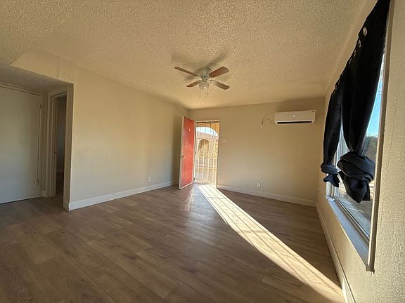 2nd image of 1403 W Hank Ave