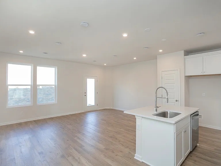 5342 Bellflower Hls — Photo 6