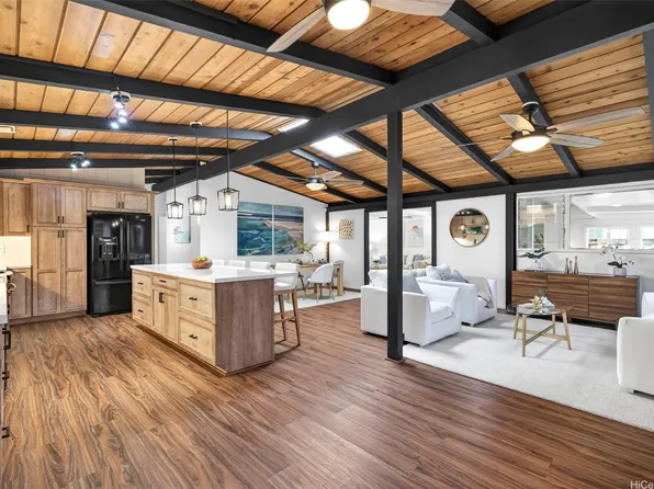 2349 Akalakala St, Pearl City, HI 96782