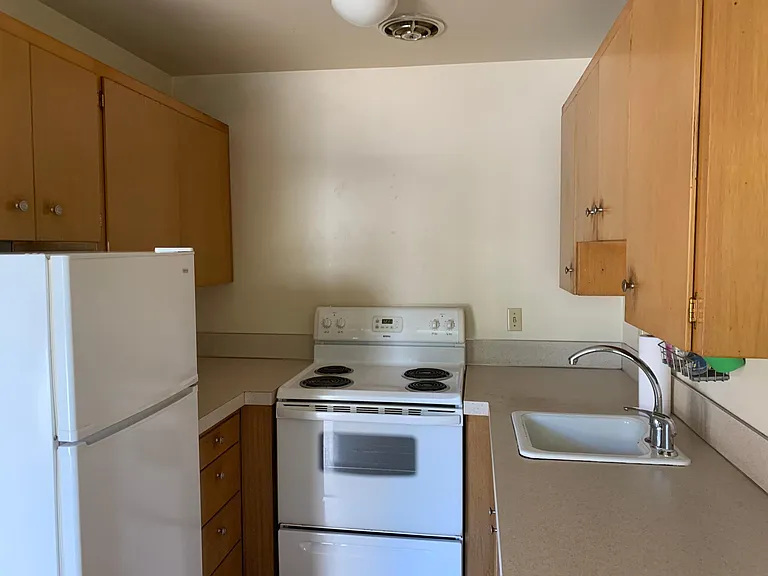 1524 NW 52nd St #3 — Photo 5