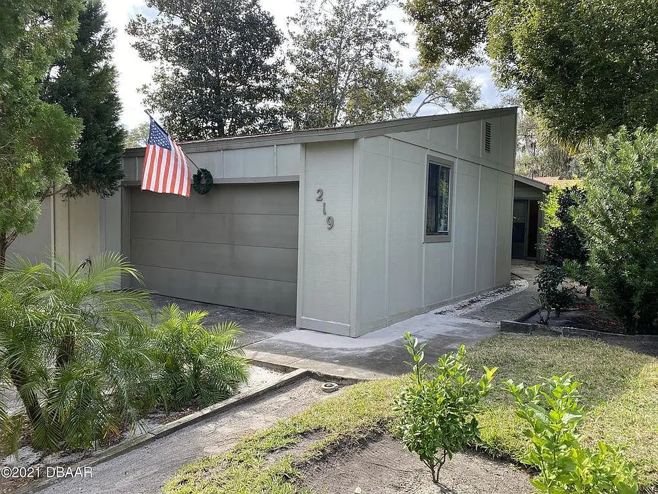219 Pine Cone Trl