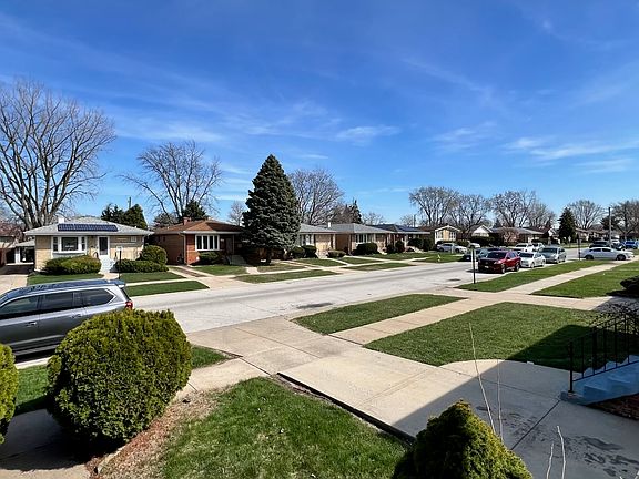2nd image of 306 Prairie Ave