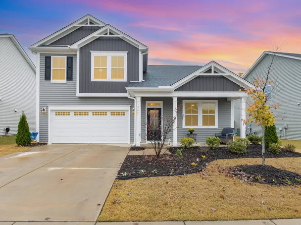 947 Briar Gate Dr, Holly Springs, NC 27540