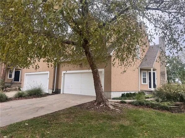 15926/15928 W 91st Ter, Lenexa, KS 66215