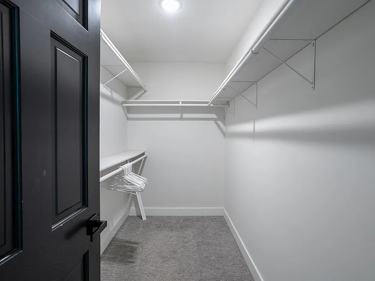 2301 Grant Ln — Photo 19