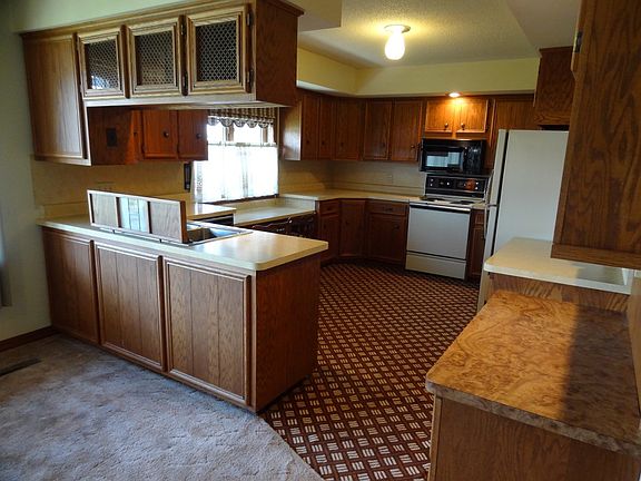 5th image of 328 N Woodland Dr