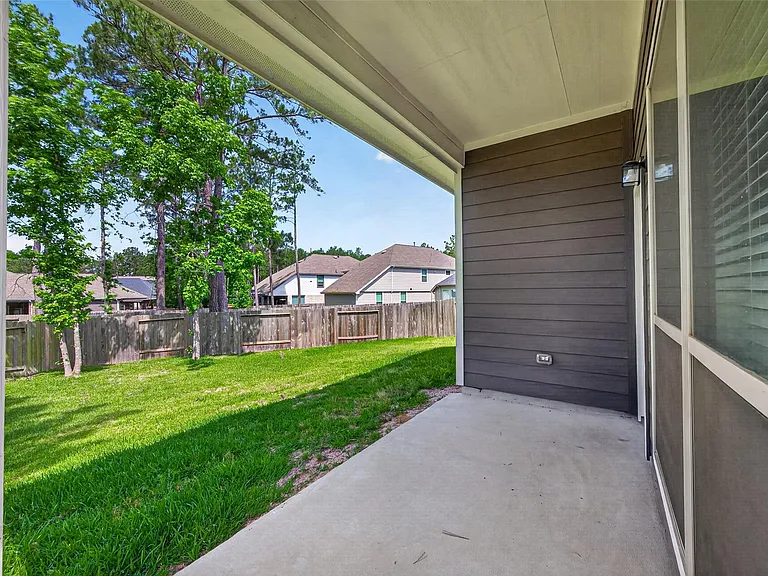 516 Shine Ct — Photo 35