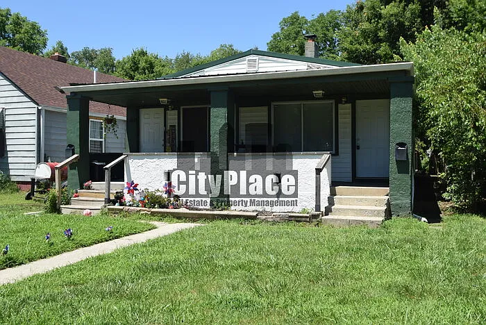 1458 W Congress Ave — Photo 2
