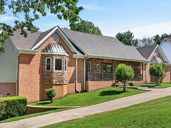 4th image of 1245 Latimer Ln
