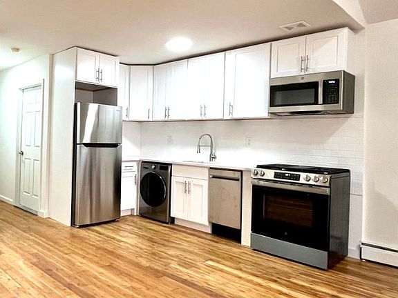 3rd image of 244 Mac Dougal St #Penthouse