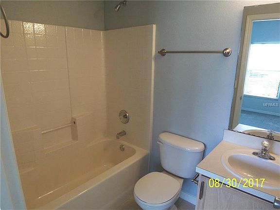 4th image of 1206 Bloomingdale Dr