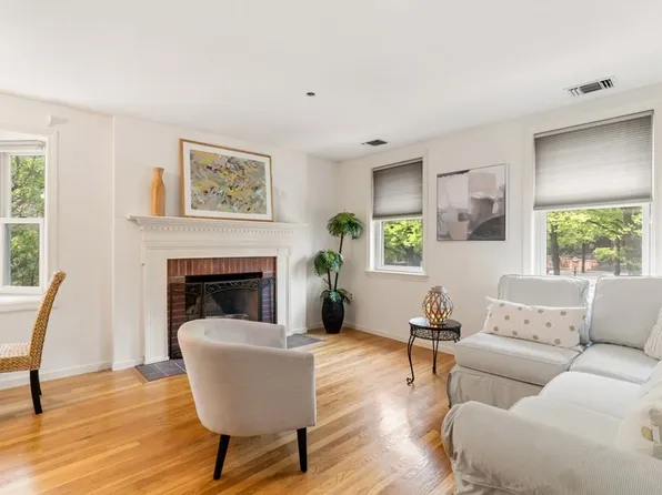 7 Main St APT C, Charlestown, MA 02129