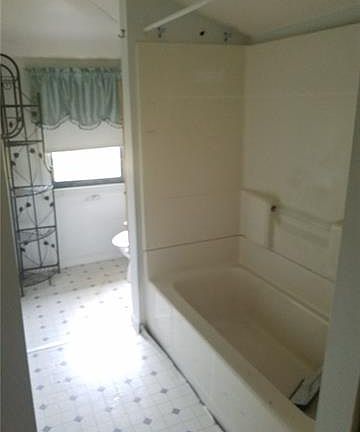 4th image of 413 Kincaid St
