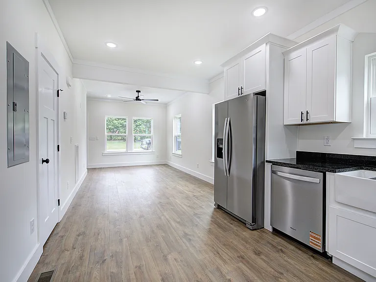 124 Robinhood Dr SE #B — Photo 6