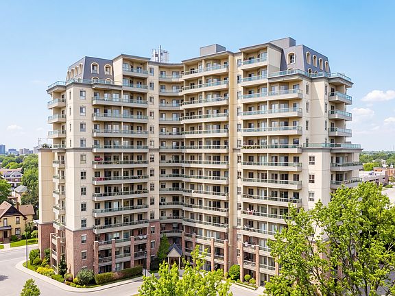 2nd image of 560 Queen St S #606