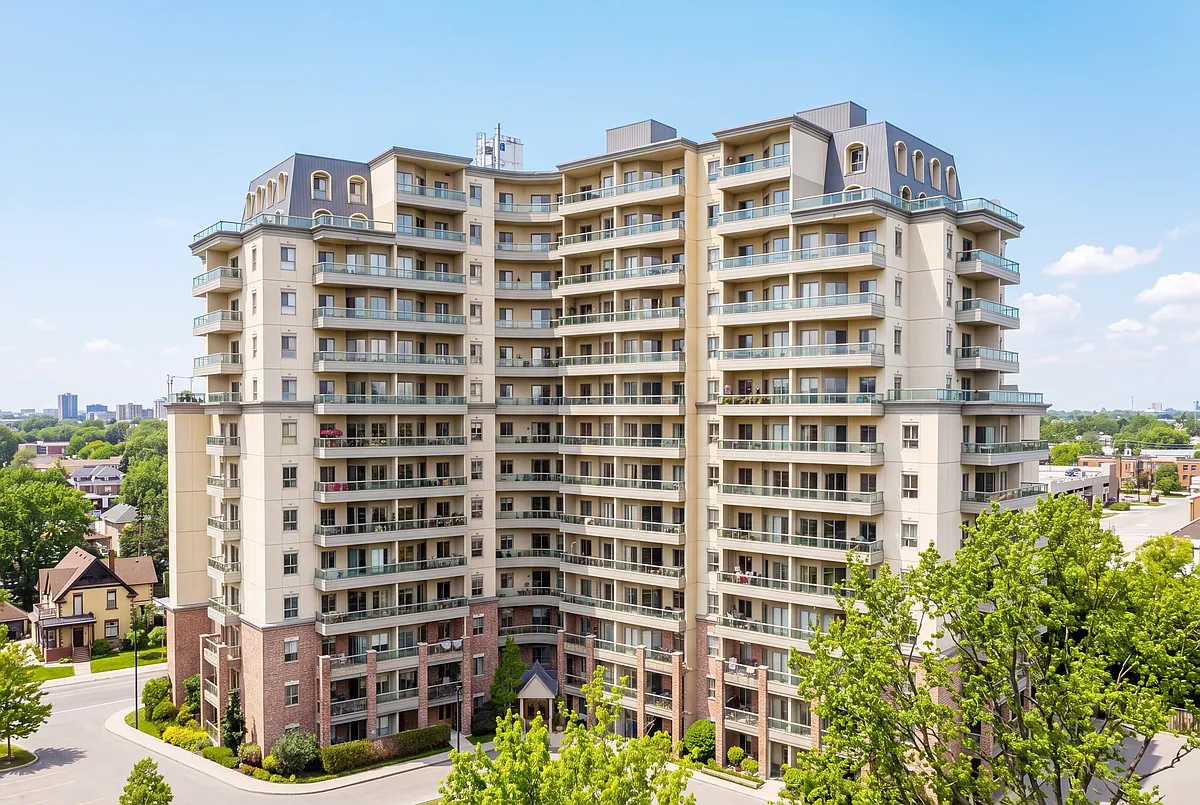 Building Photo - 560 Queen St S