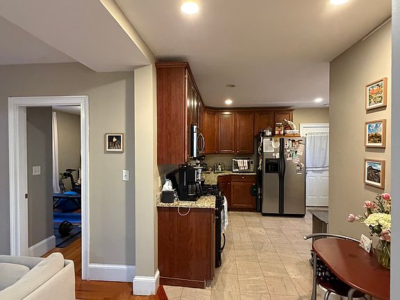 4th image of 45 Houghton St #2