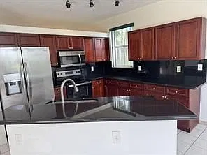 4 bed, 2.5 bath, 2166 sqft, $3,700 — Photo 2