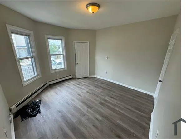16 Willoughby St Floor 1, Newark, NJ 07112