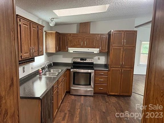 5th image of 2677 Moose Lodge St