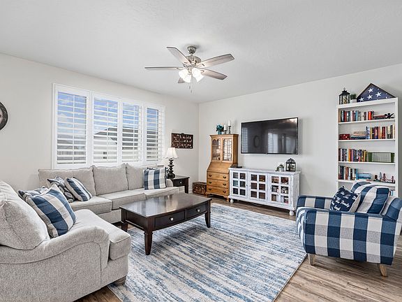 5th image of 2142 N Elderberry Dr
