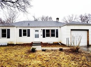 6702 N 35th St, Omaha, NE 68112