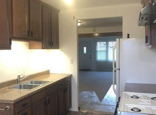 2 Quarry Ct #2, South Elgin, IL 60177