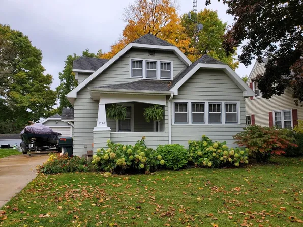 936 11th St, Monroe, WI 53566
