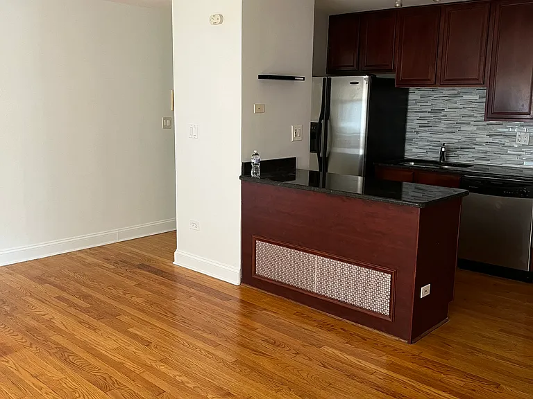 7608 N Rogers Ave #203 — Photo 9