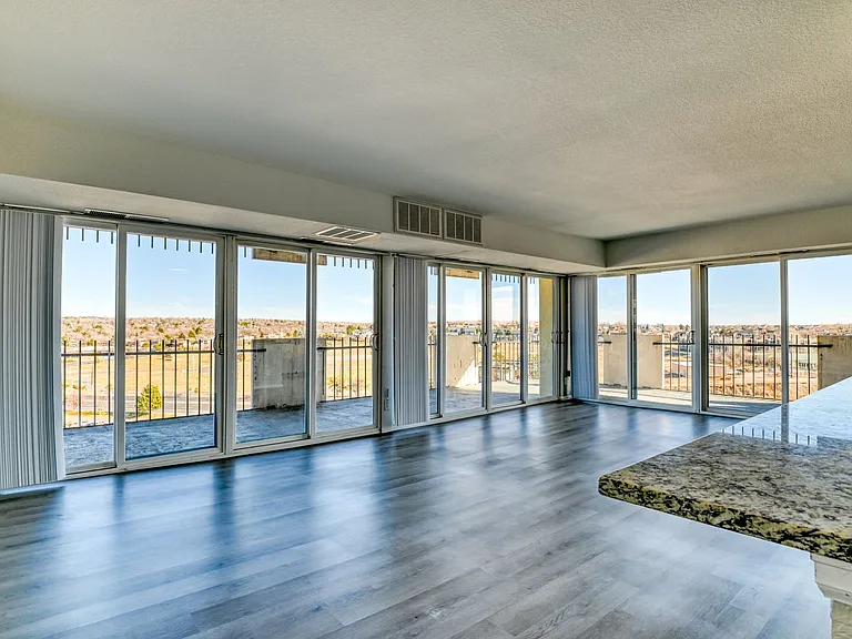 411 Lakewood Cir #B-1016 — Photo 9