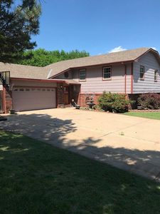 1718 E Cresthill Rd, Derby, KS, 67037