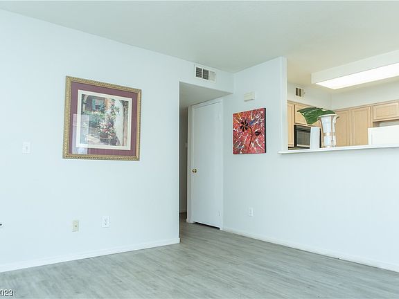 5th image of 5265 Caspian Springs Dr Unit 202