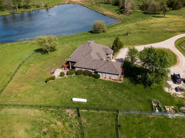 1153 Whispering Oaks Road, Marshfield, MO 65706