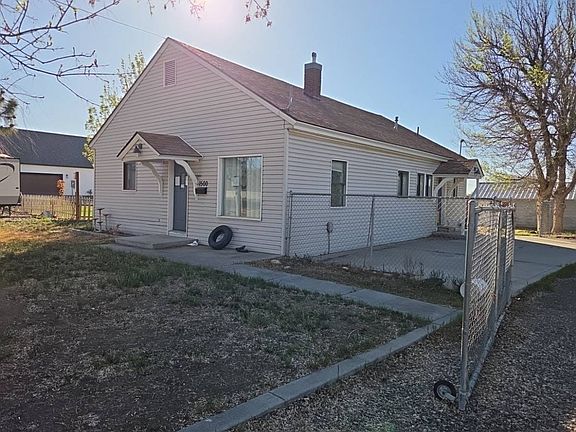 2nd image of 1500 Maple St