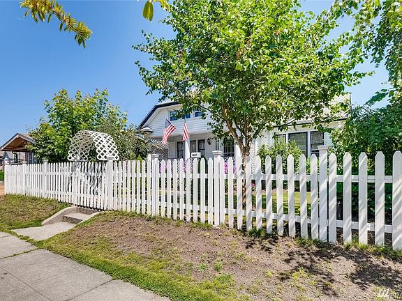 2nd image of 4037 Tacoma Ave S
