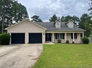 596 E Lake Ridge Rd, Raeford, NC 28376
