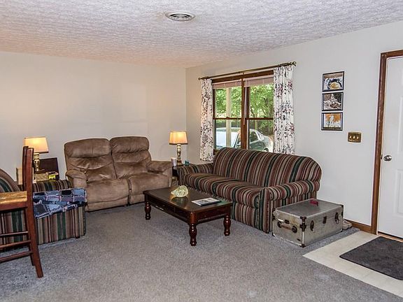 2nd image of 19 Crabtree Ct