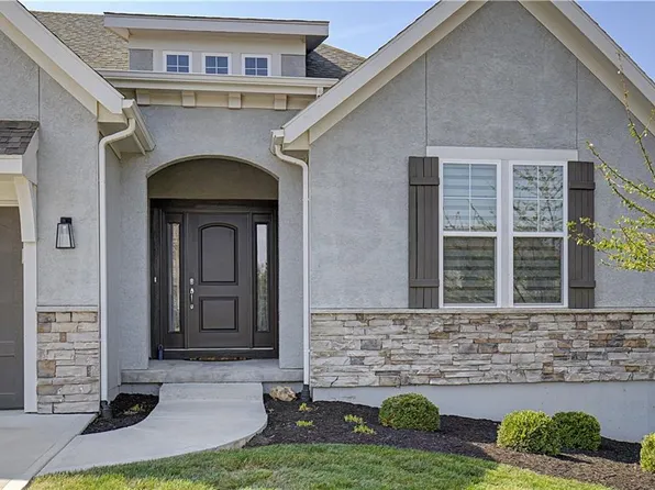 12314 S Mesquite St, Olathe, KS 66061